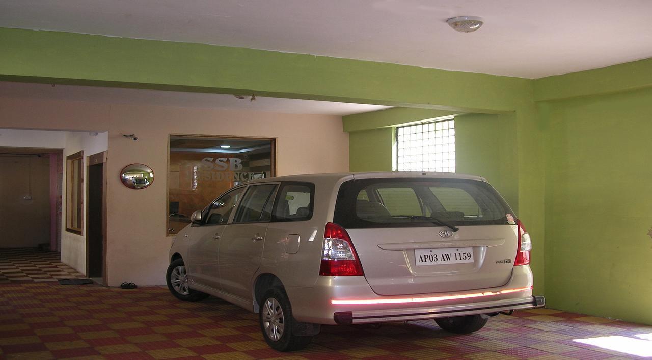 Ssb Residency Hotel ตีรูปาติ ภายนอก รูปภาพ
