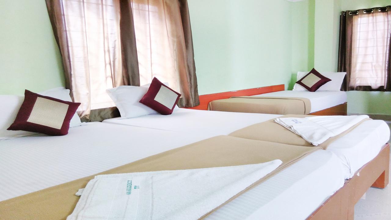 Ssb Residency Hotel ตีรูปาติ ภายนอก รูปภาพ