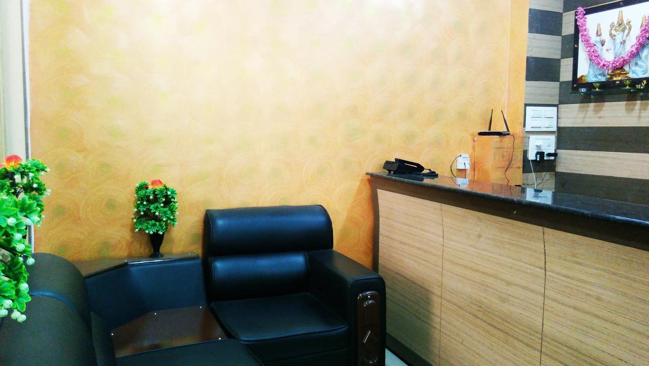 Ssb Residency Hotel ตีรูปาติ ภายนอก รูปภาพ