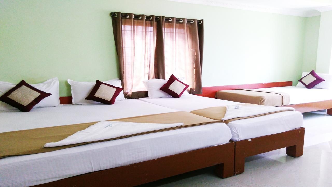 Ssb Residency Hotel ตีรูปาติ ภายนอก รูปภาพ